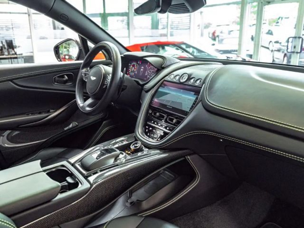 Aston Martin DBX