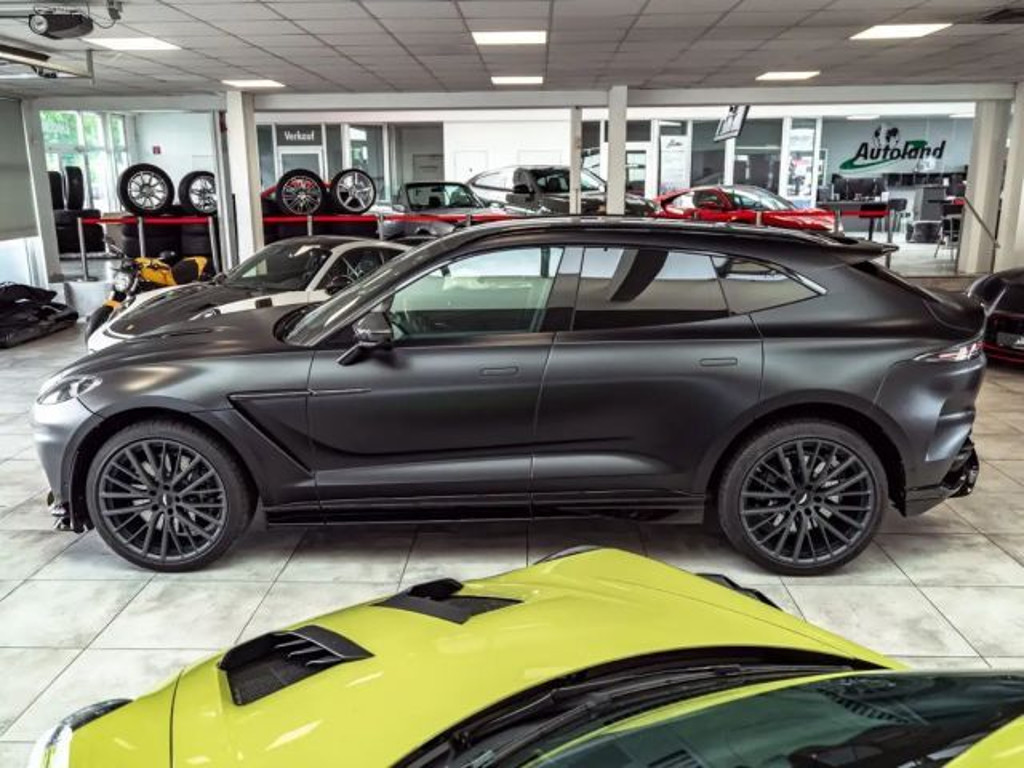 Aston Martin DBX