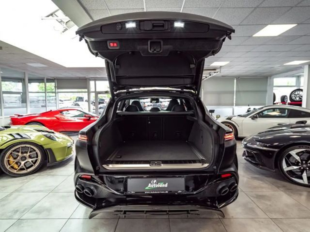 Aston Martin DBX