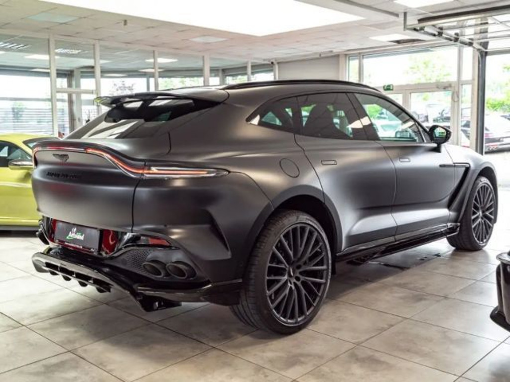 Aston Martin DBX