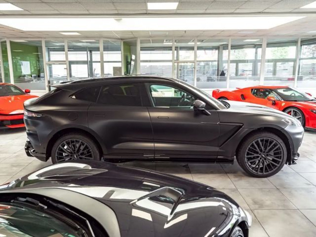 Aston Martin DBX
