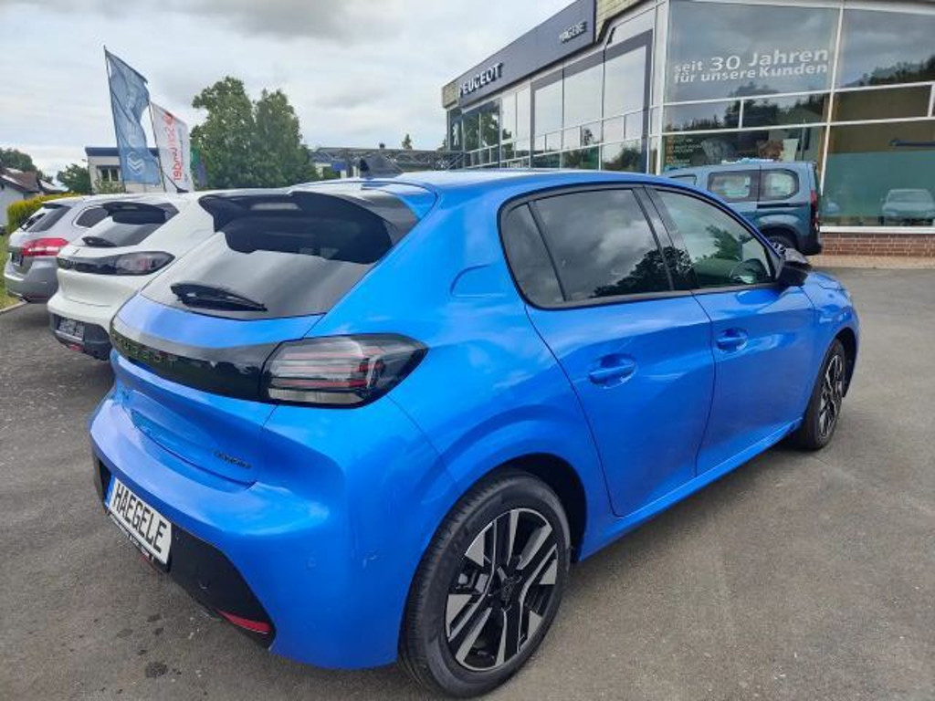 Peugeot e-208