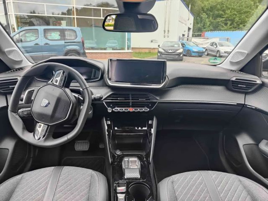 Peugeot e-208