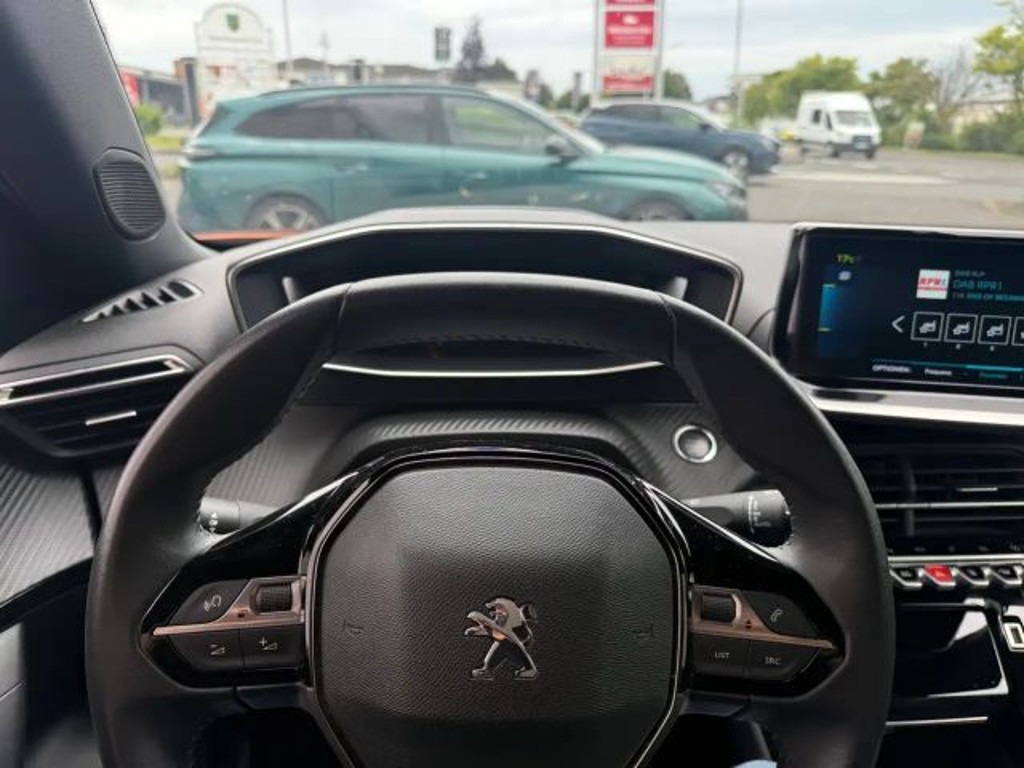 Peugeot e-2008