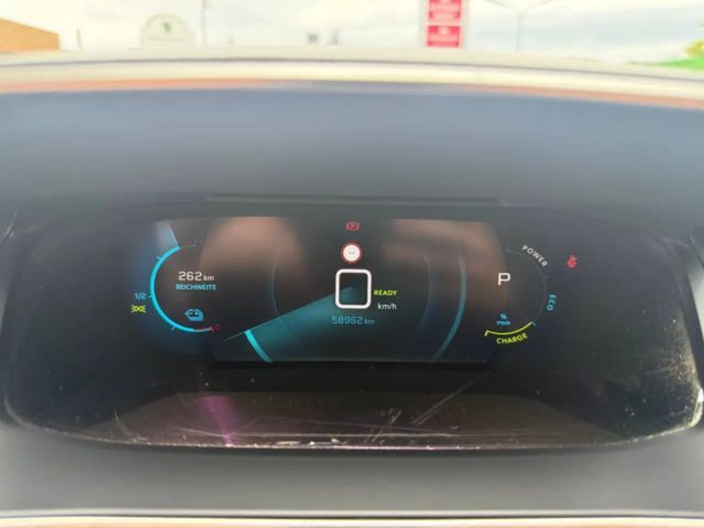 Peugeot e-2008