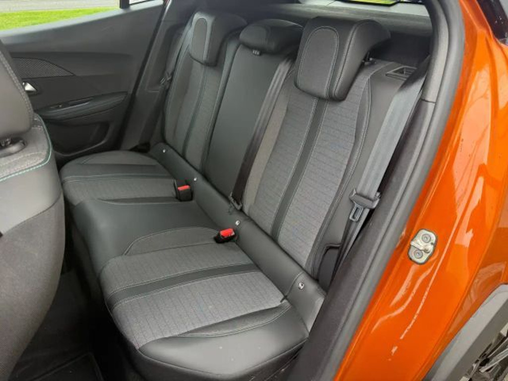 Peugeot e-2008