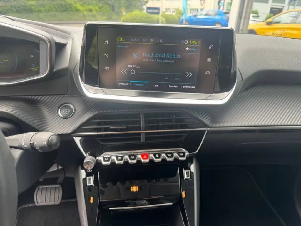 Peugeot e-208