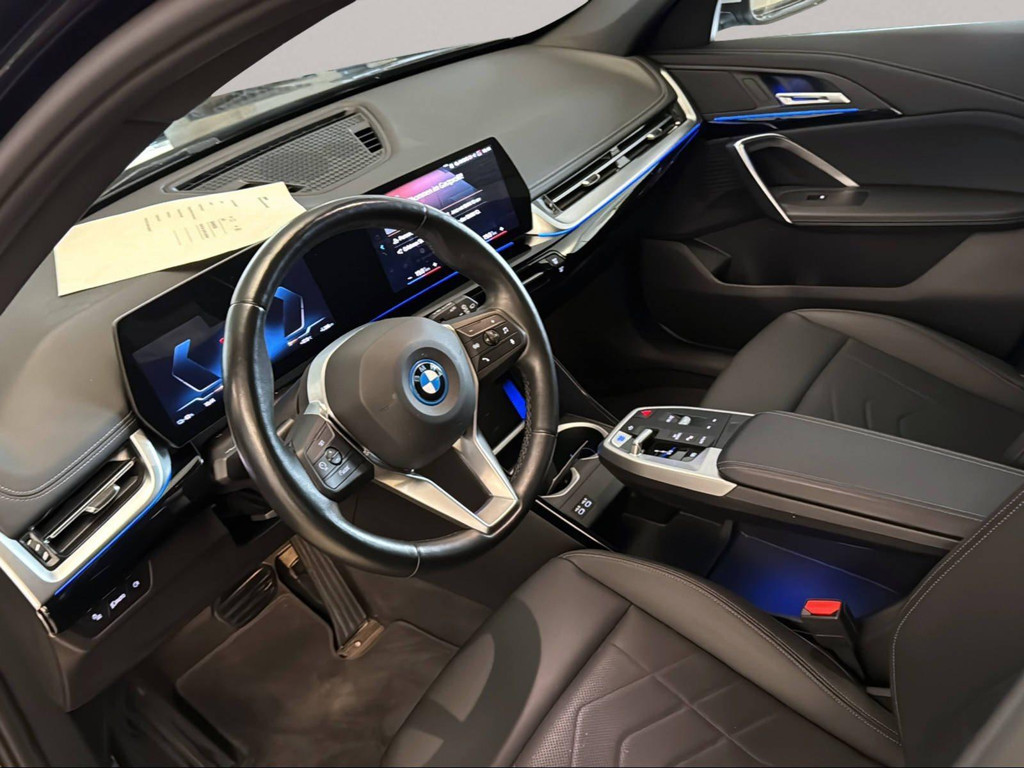 BMW iX1