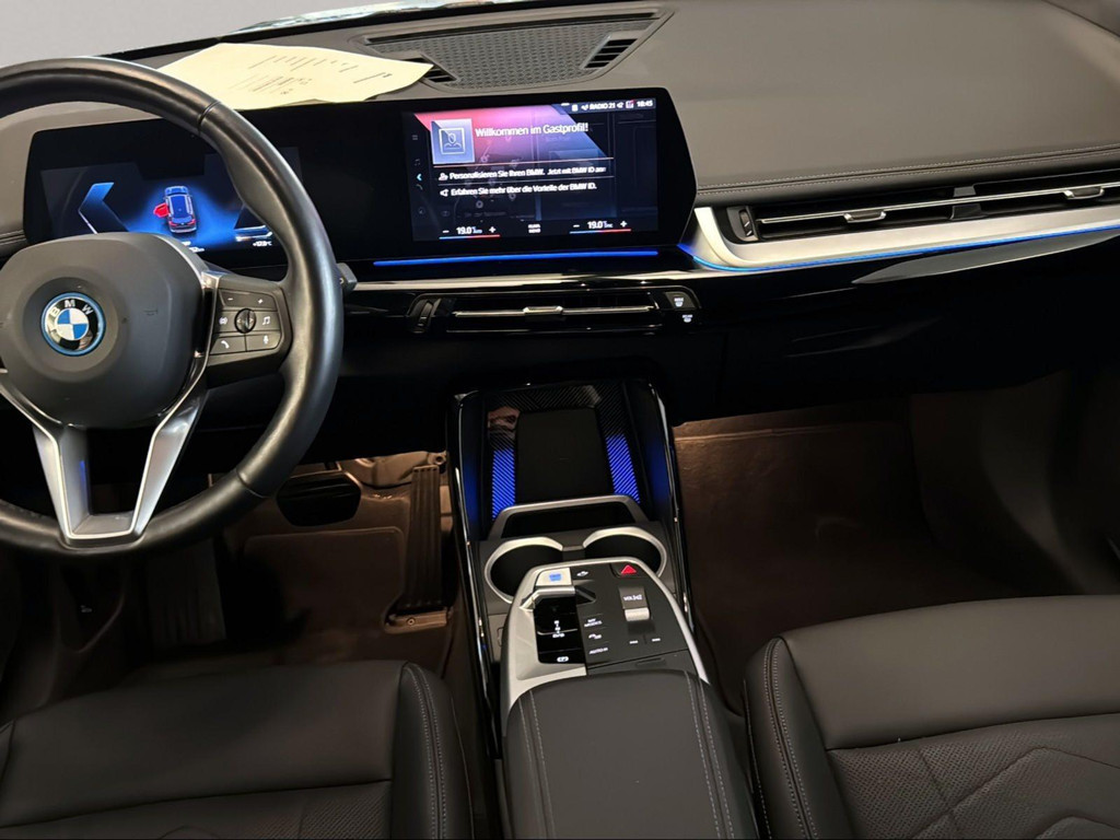 BMW iX1