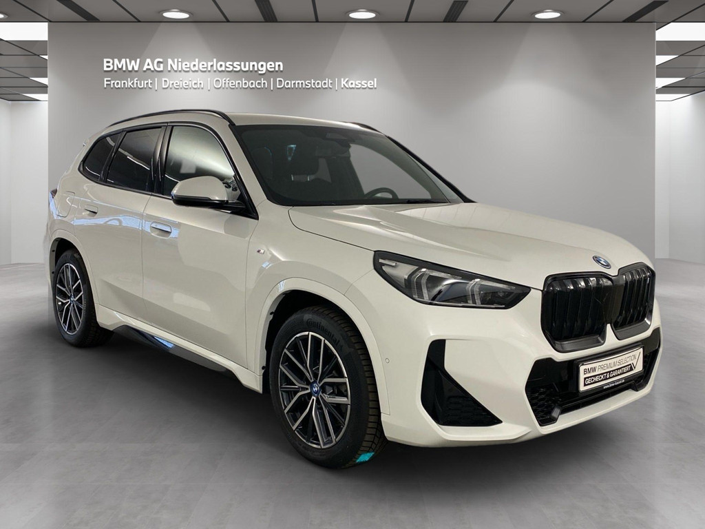BMW iX1