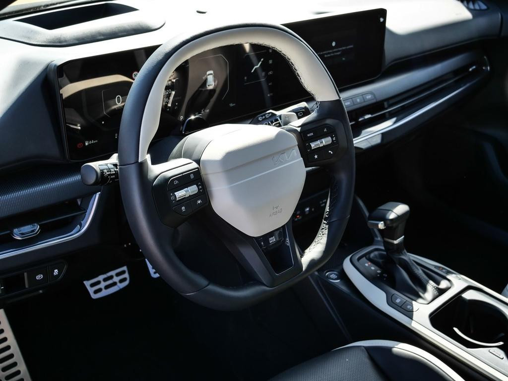 Kia K4