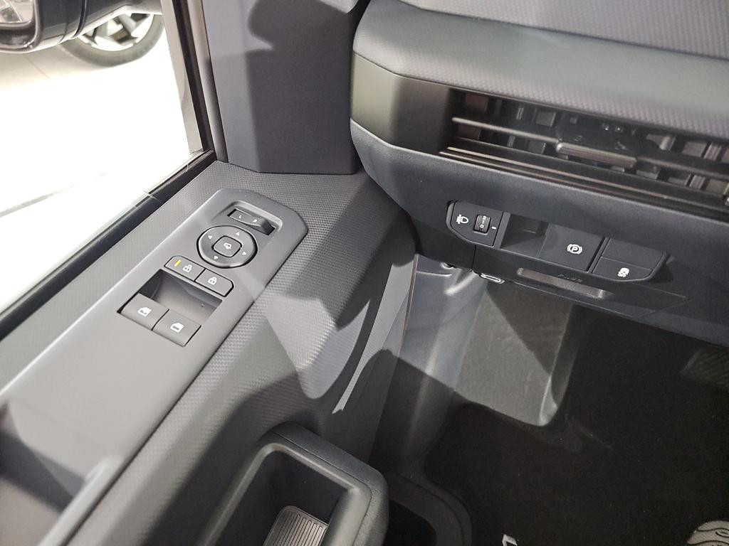 Kia PV5 Passenger