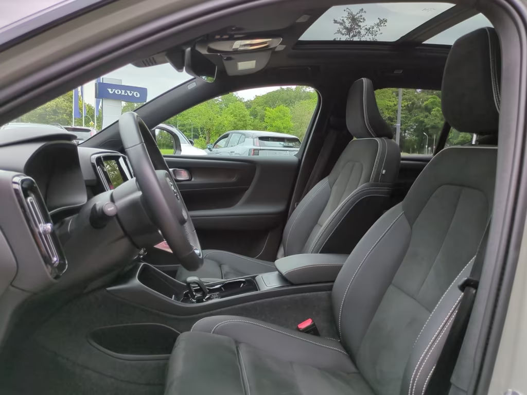 Volvo EX40