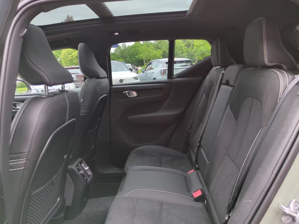 Volvo EX40