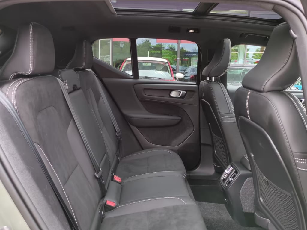 Volvo EX40