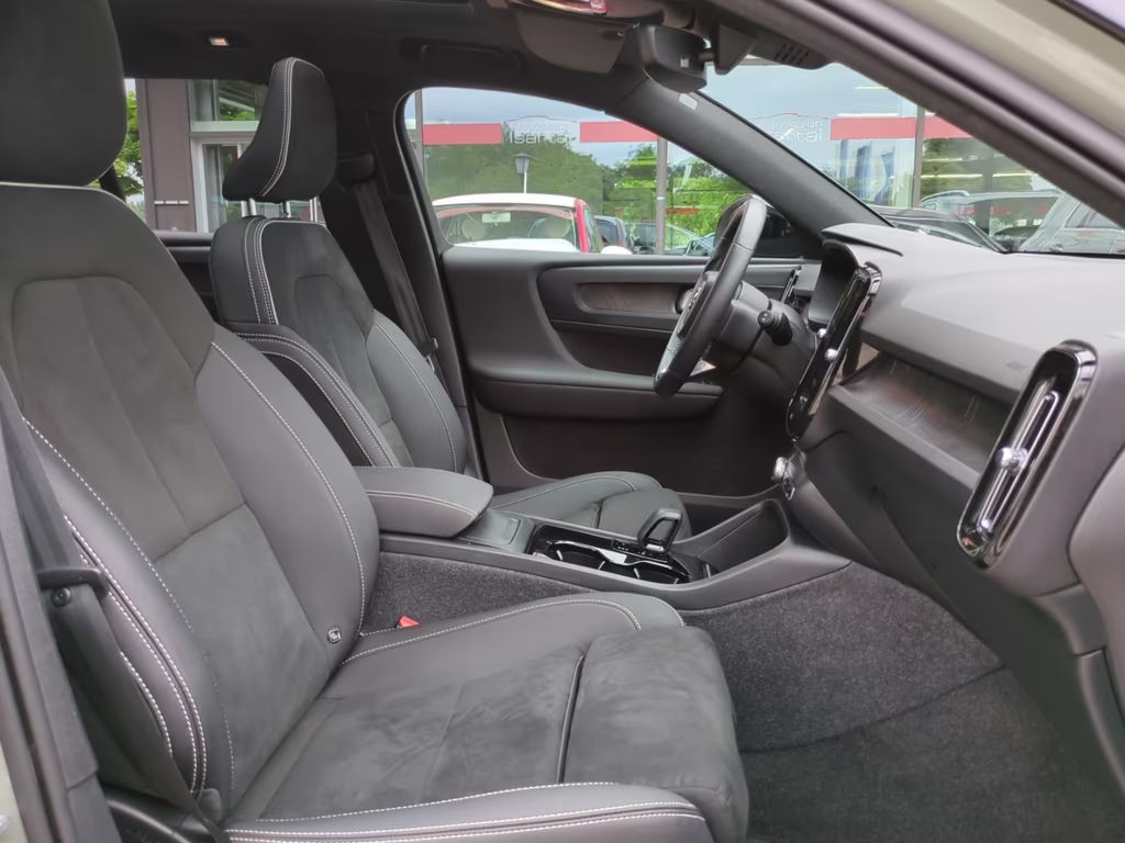 Volvo EX40