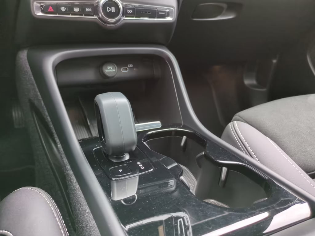 Volvo EX40