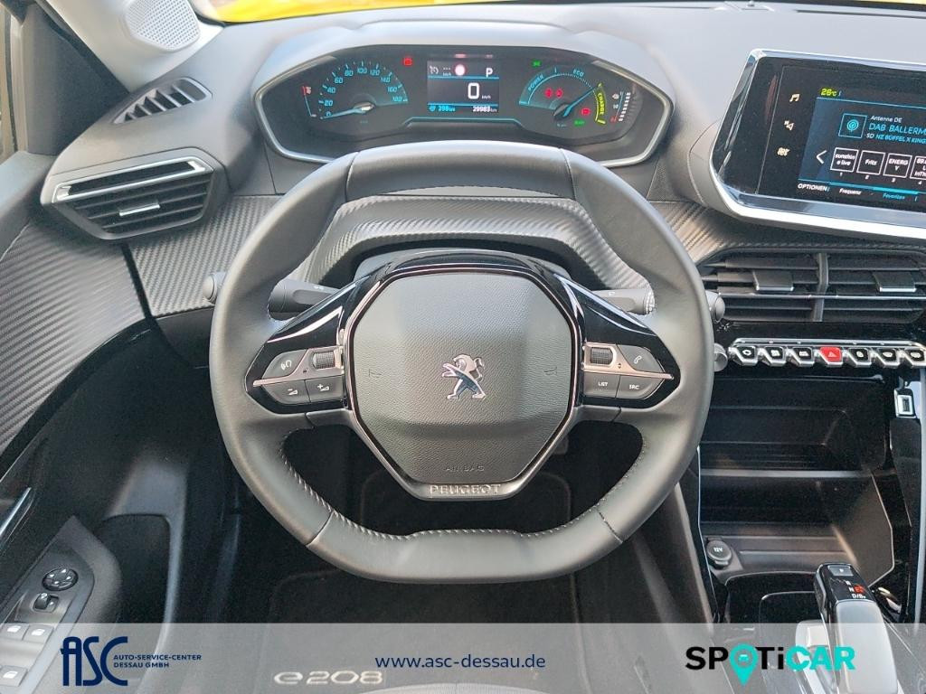 Peugeot e-208