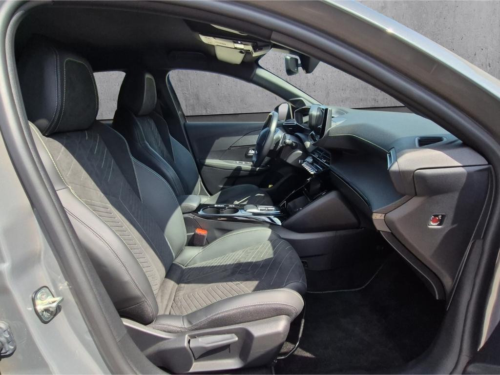 Peugeot e-208