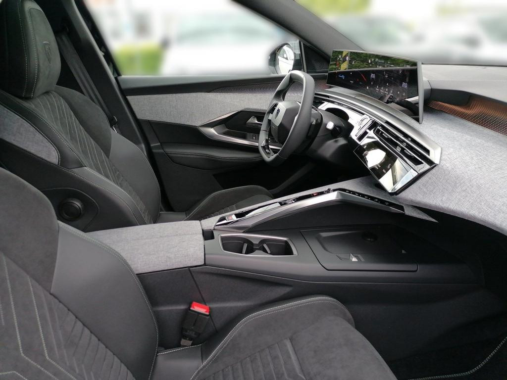 Peugeot E-5008