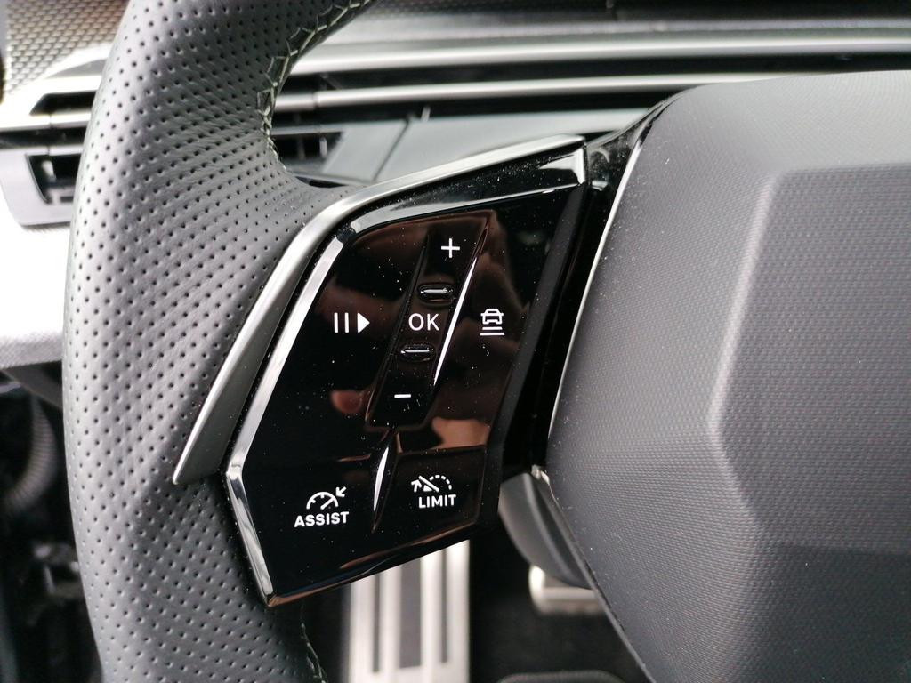 Peugeot E-5008