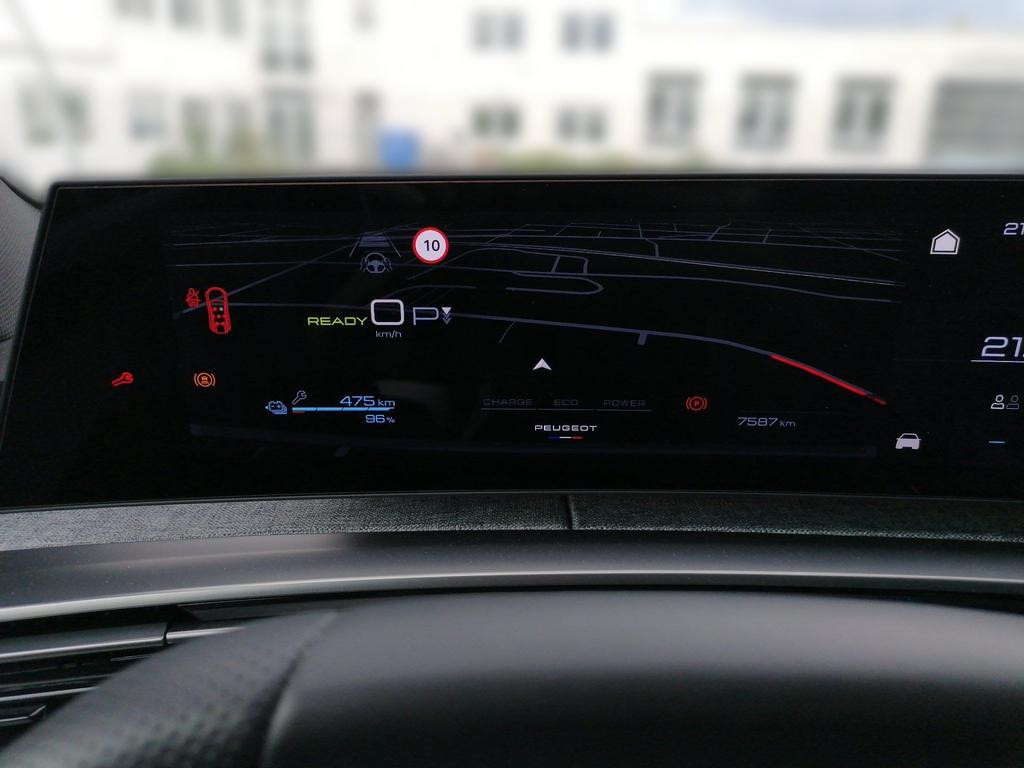 Peugeot E-5008