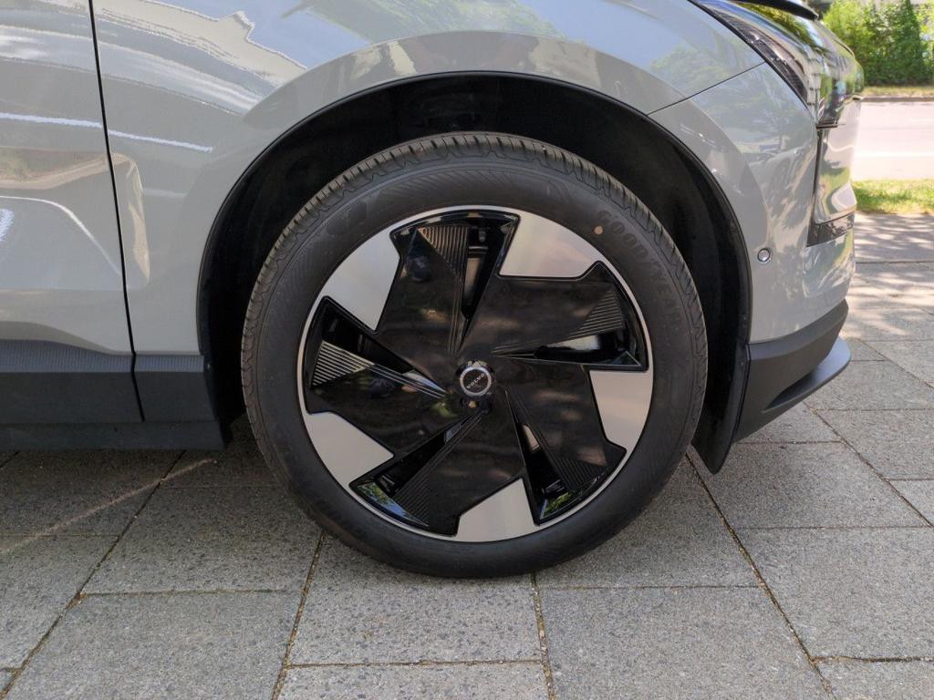 Volvo EX30