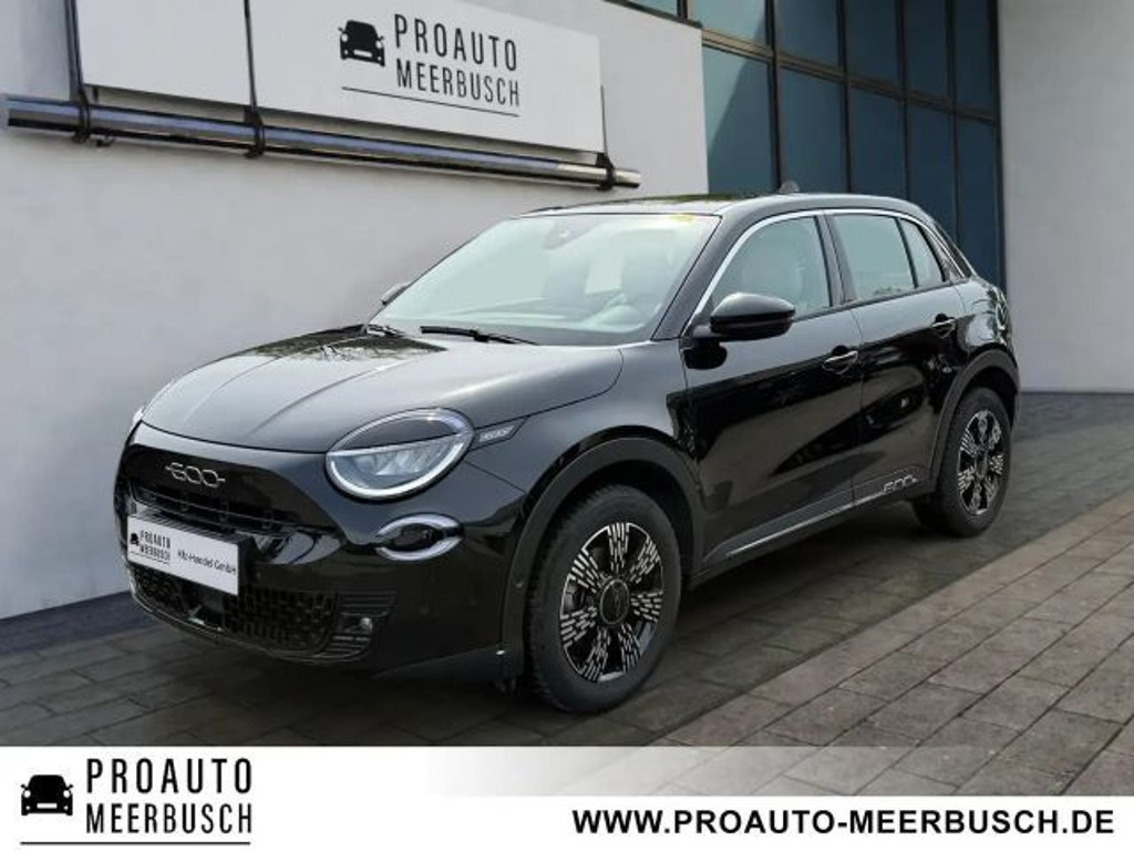 Fiat 600e Hybrid AMBIENTE/LED/CARPLAY/TEMPOMAT/DAB+
