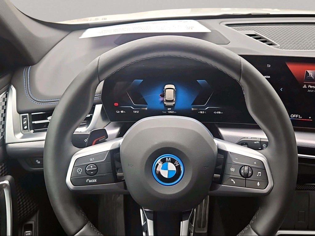 BMW iX1
