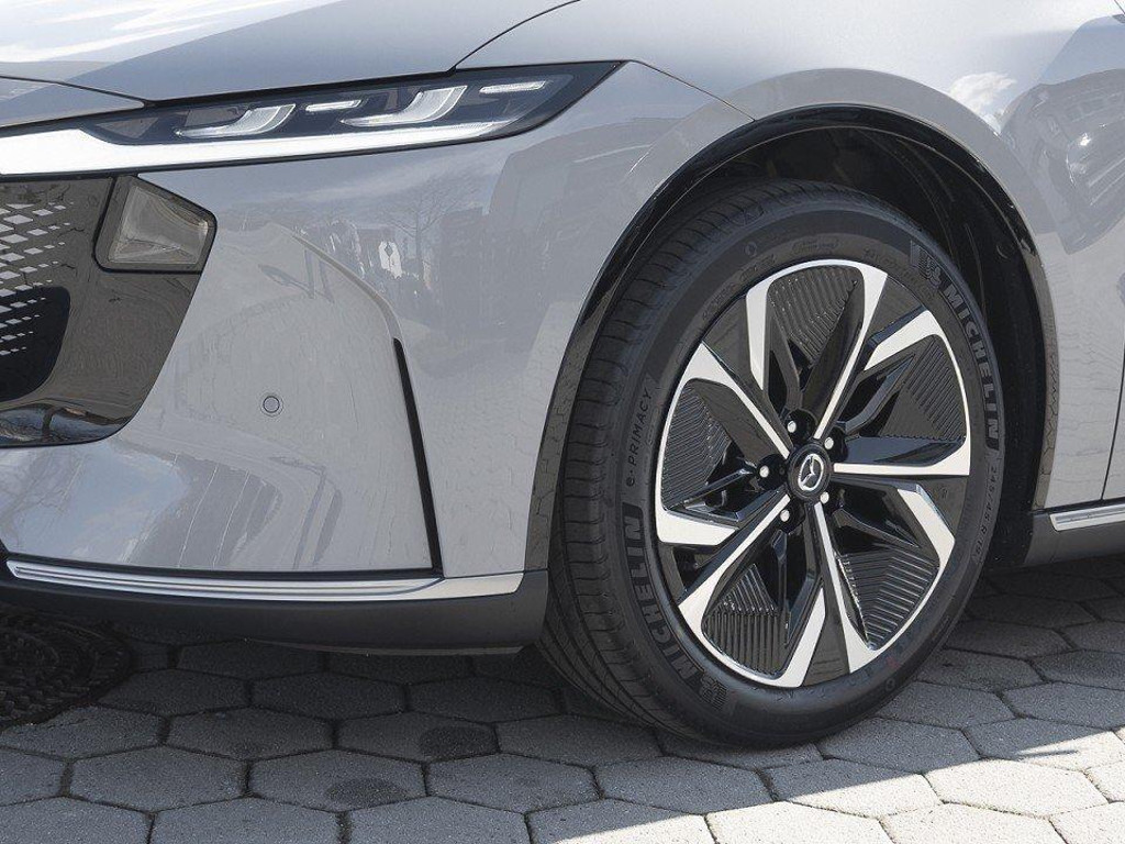 Mazda 6e