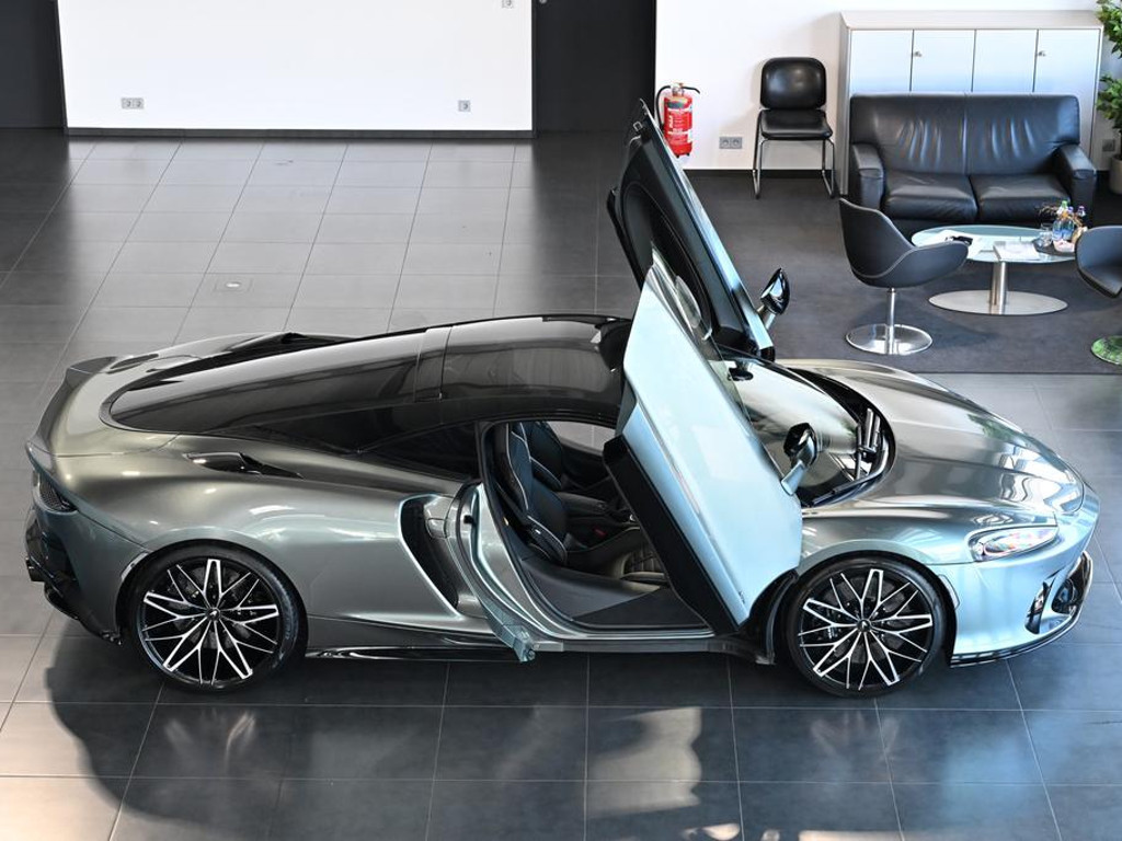 McLaren GTS