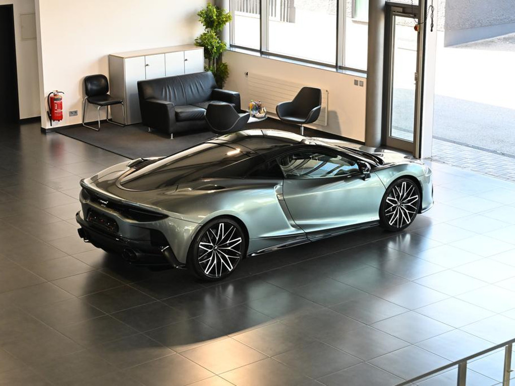 McLaren GTS