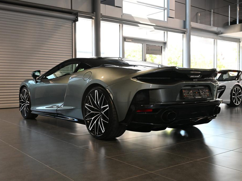 McLaren GTS