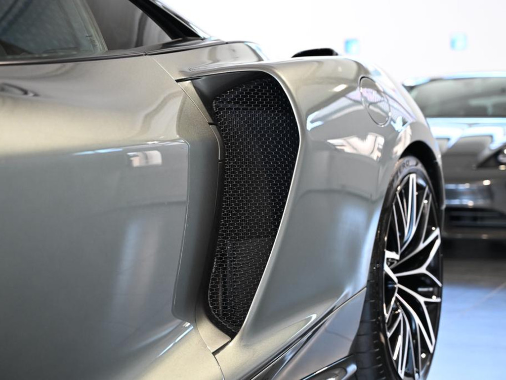 McLaren GTS