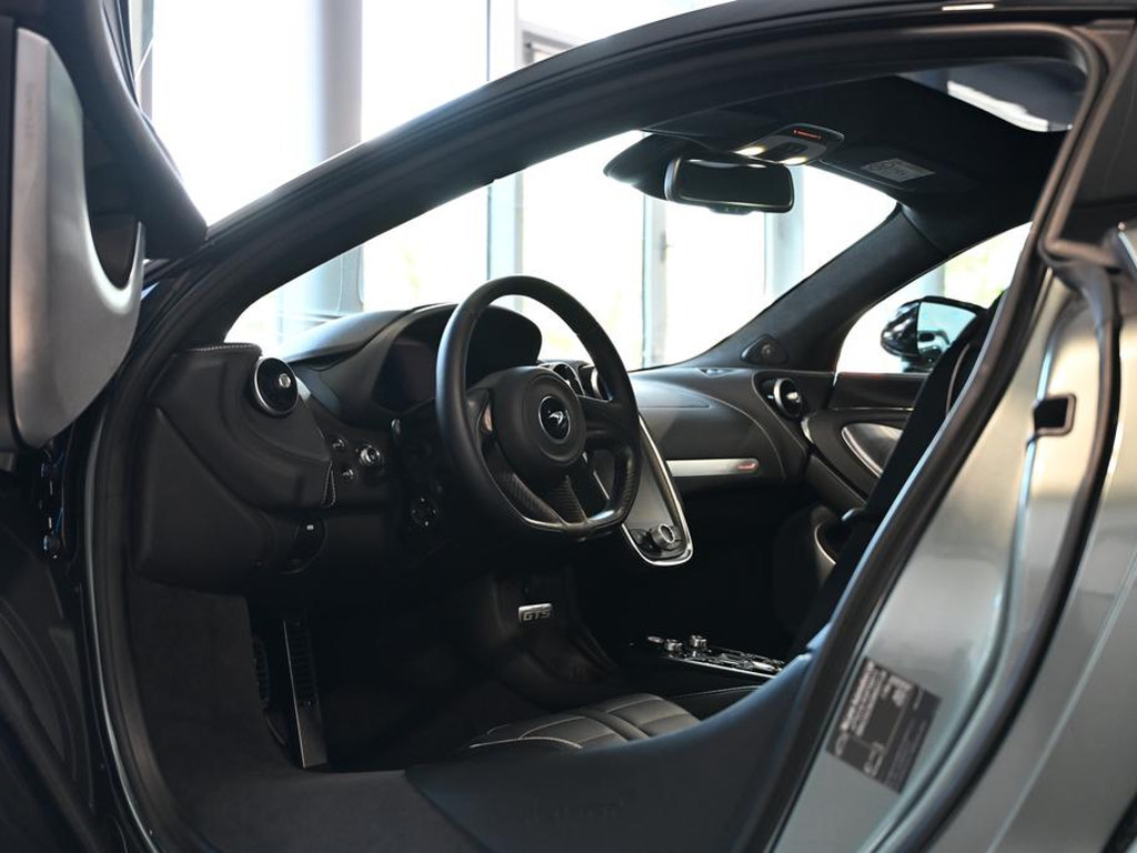 McLaren GTS