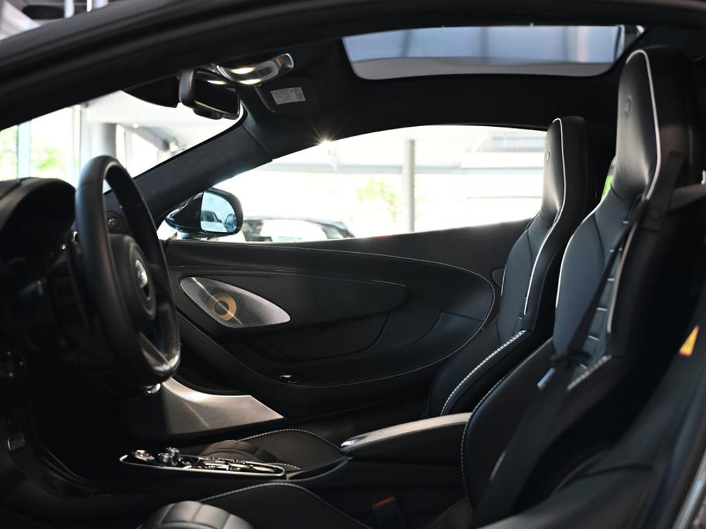 McLaren GTS