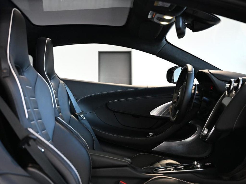 McLaren GTS