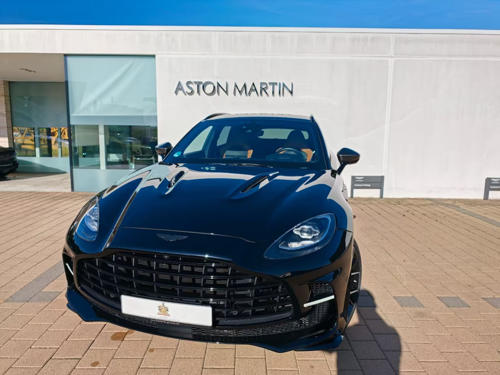 Aston Martin DBX V8