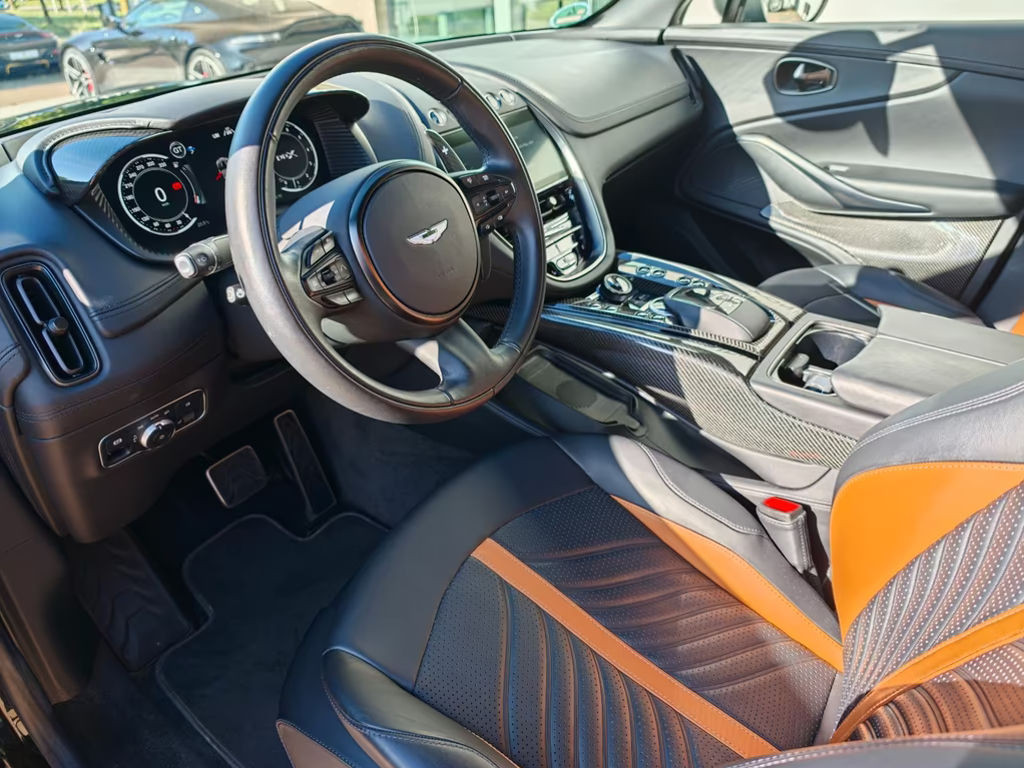Aston Martin DBX