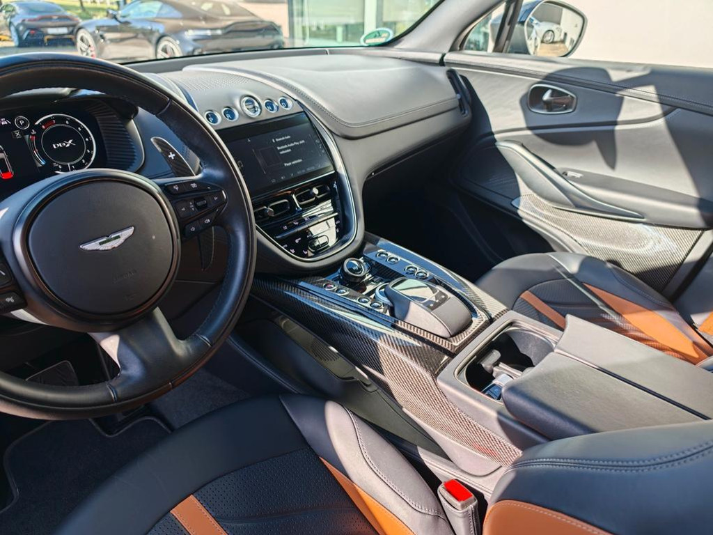 Aston Martin DBX