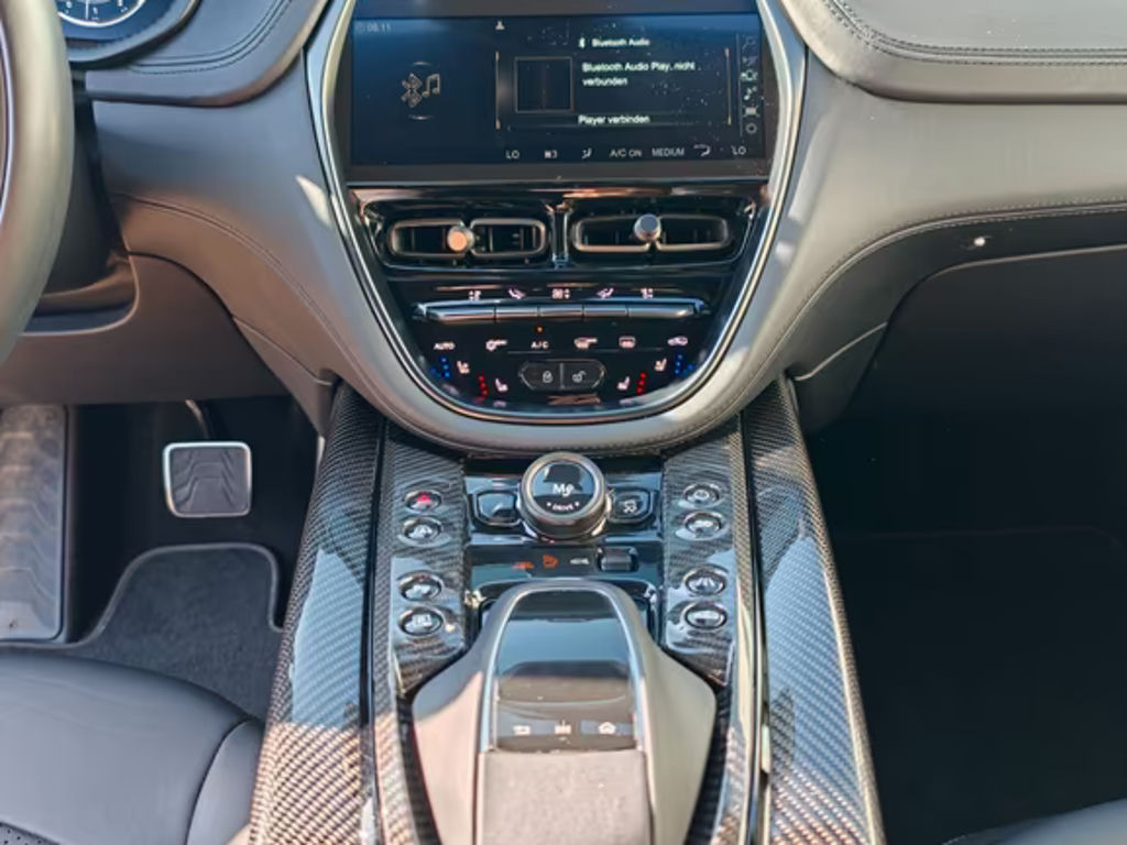 Aston Martin DBX