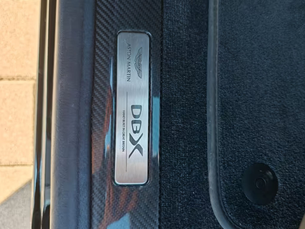 Aston Martin DBX