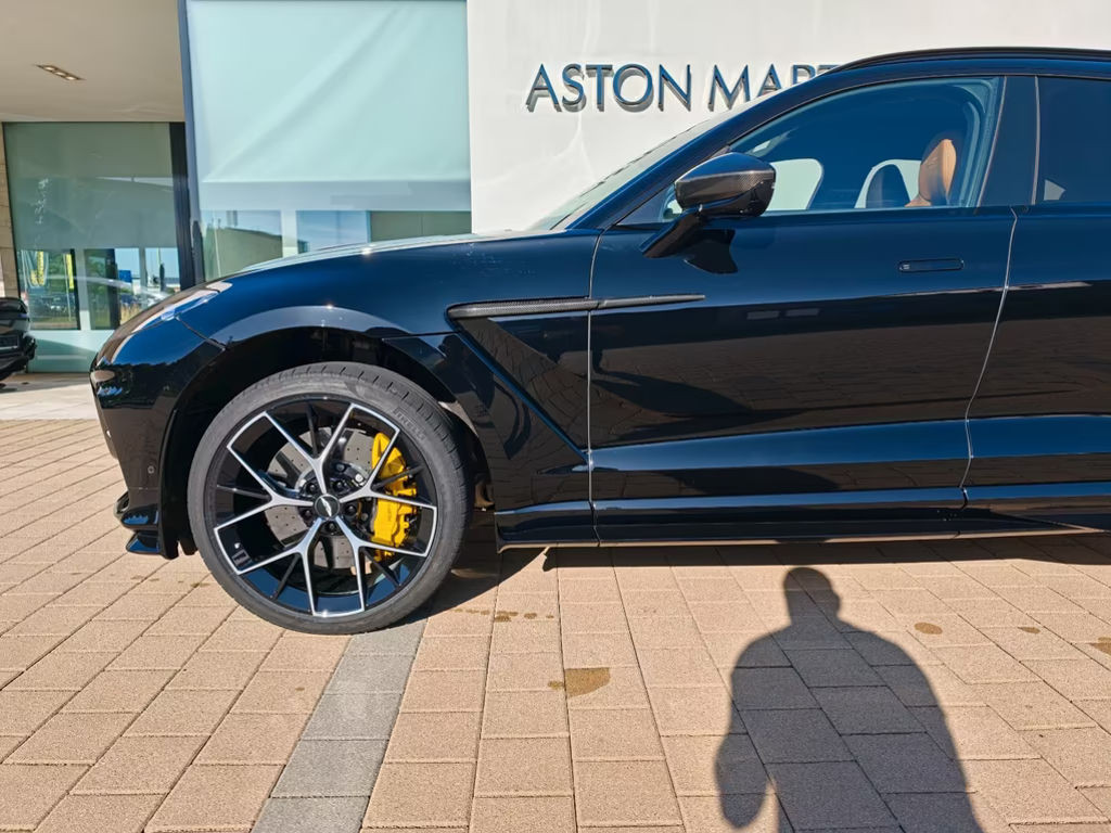 Aston Martin DBX