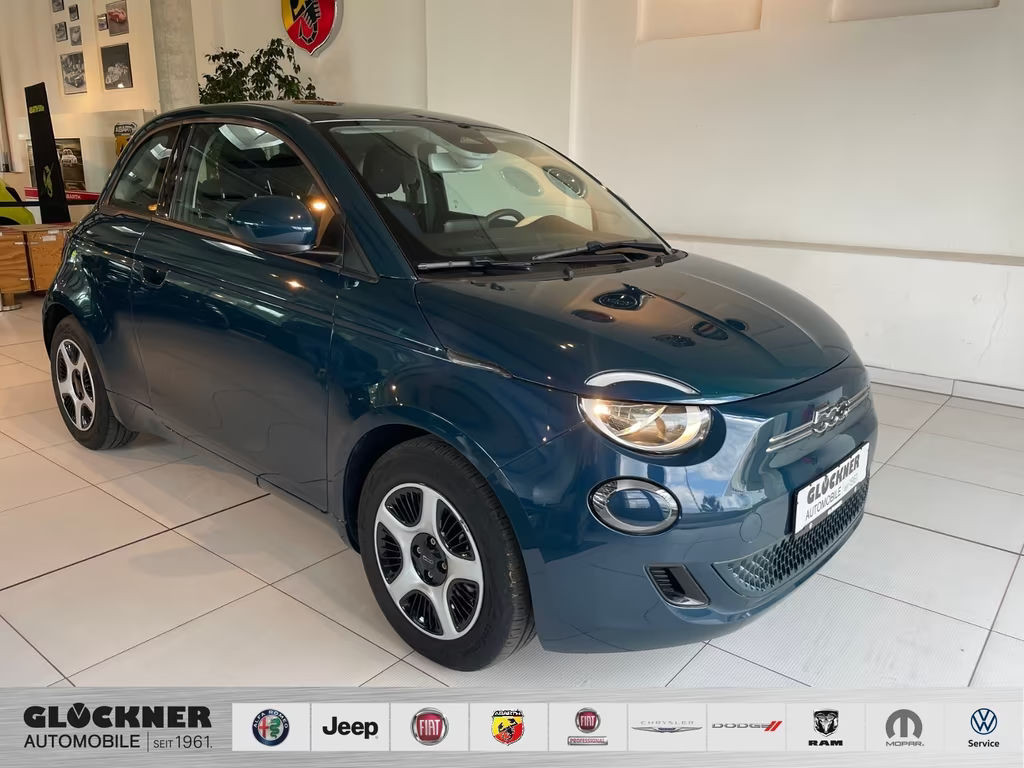 Fiat 500e Action