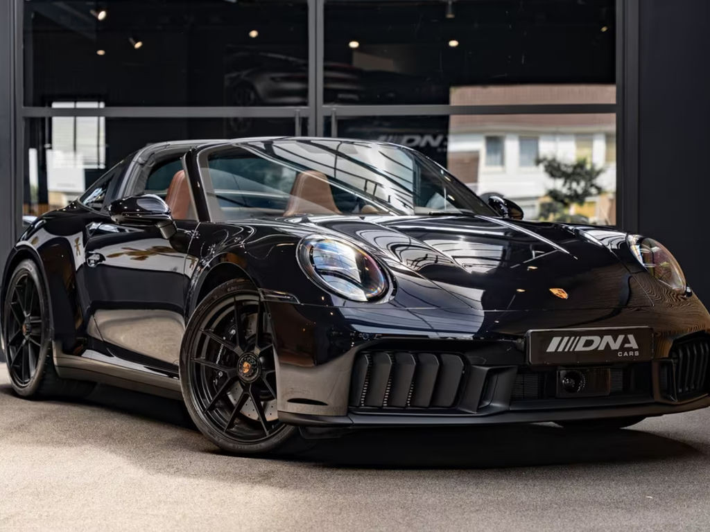 Porsche 911 GTS 4 992 Cabriolet Targa