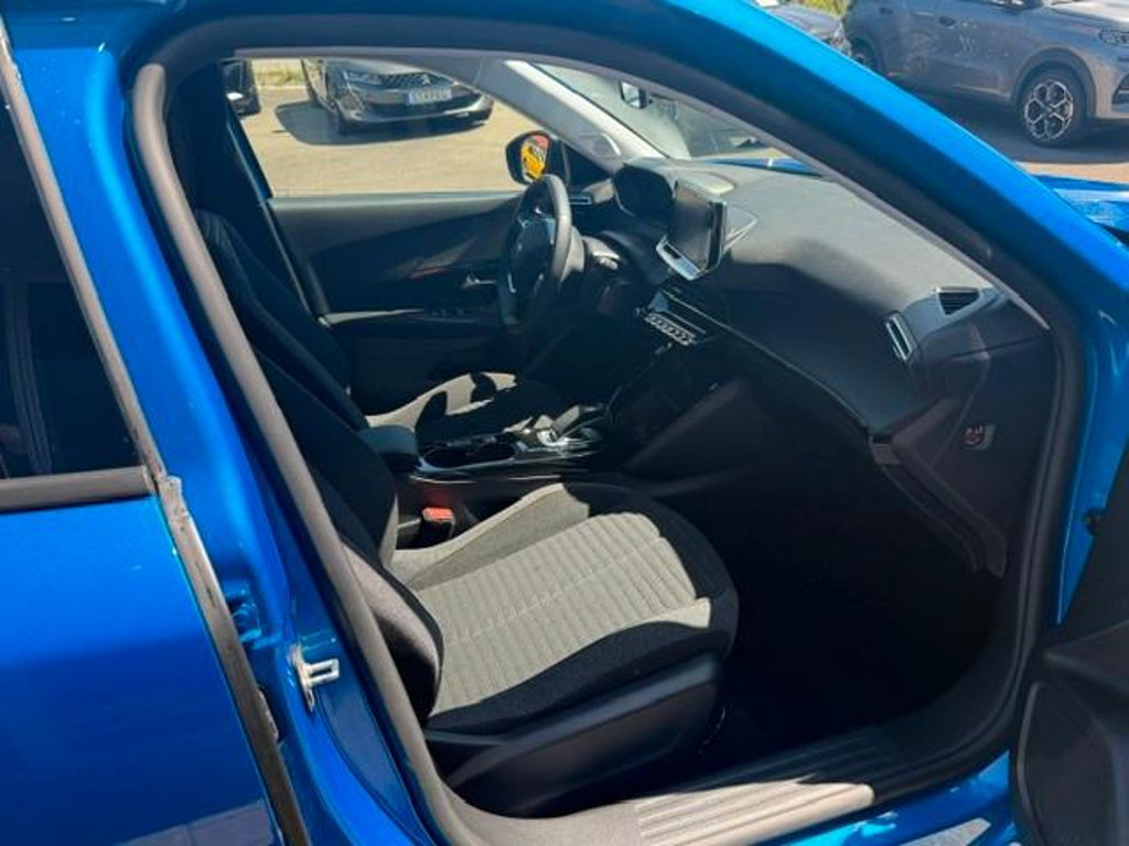 Peugeot e-2008
