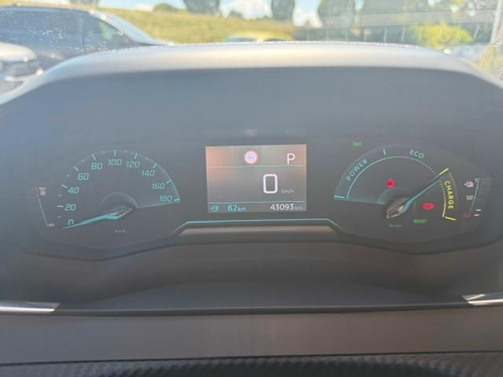 Peugeot e-2008