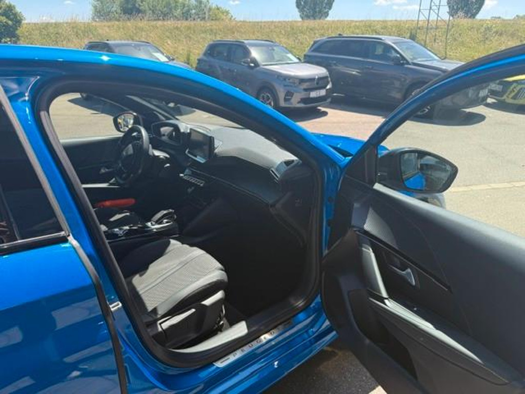 Peugeot e-208