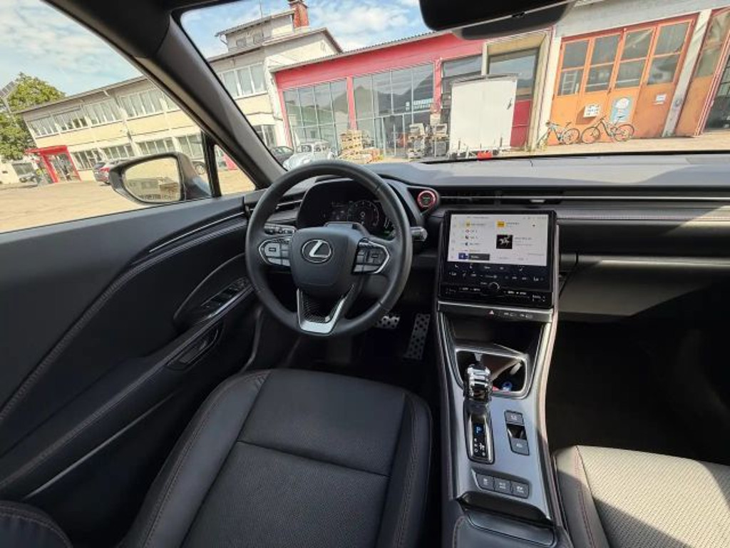 Lexus LBX