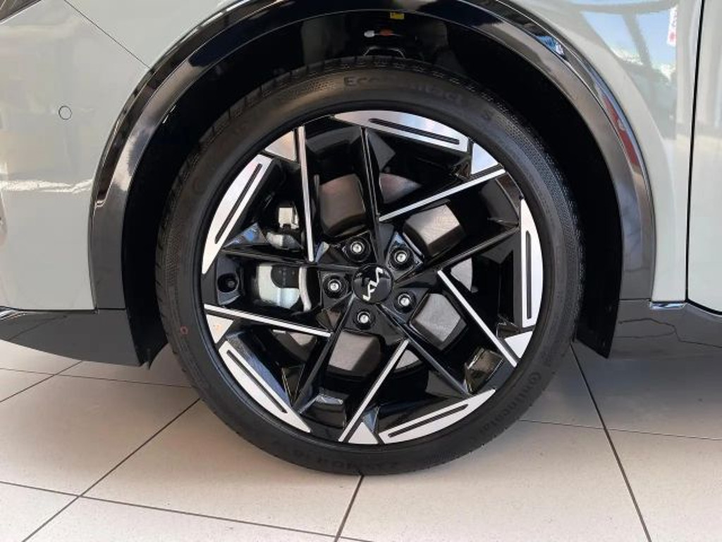 Kia K4